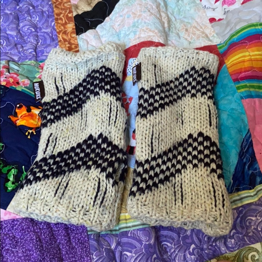 Wrist warmers